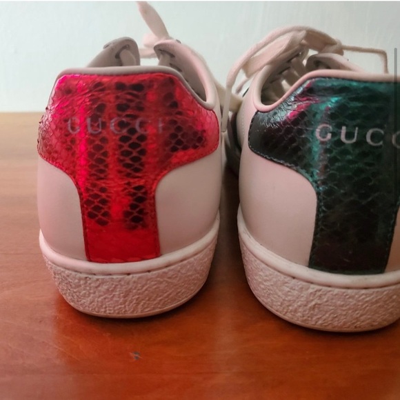 Men’s size 6 Gucci Ace sneakers. These will fit a woman’s size 7 . - Picture 8 of 9